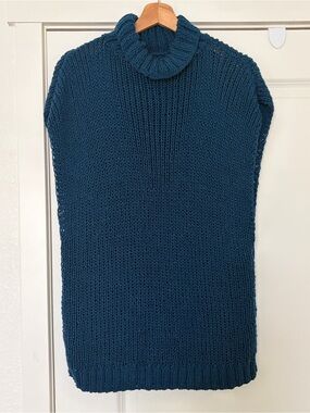 Sleeveless Cowl Neck Knit Tunic in Teal